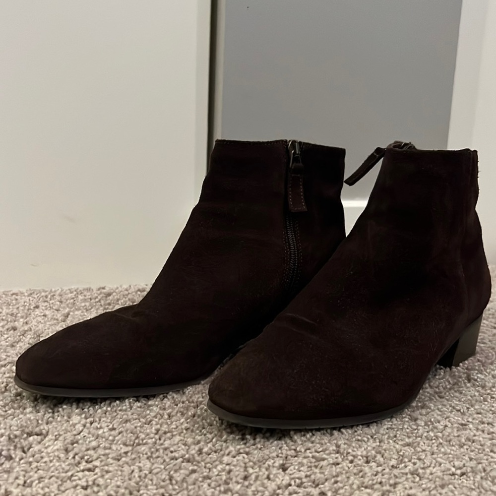 Beautiful and waterproof Aquatalia brown suede booties.
